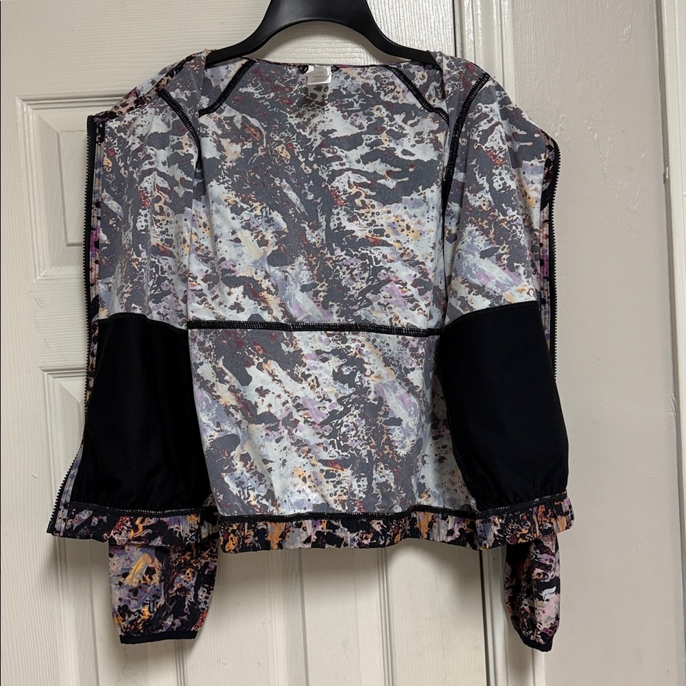 NWT Fabletics Women's Abstract Purple and Orange Bomber Jacket With Black Shorts - Picture 11 of 16
